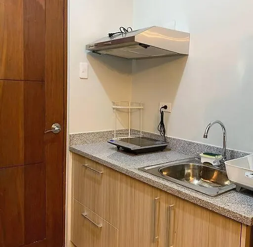 Affordable Condo, Near It Park Apartment
